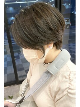 ジュネス 奈良橿原(Jeunesse) 大人かっこいい前下がりショート◎奈良/橿原神宮前