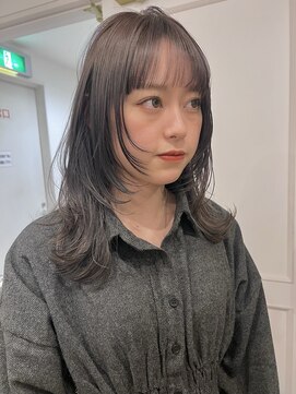 イル 大阪淀屋橋(i'll) 20代 30代 40代セミロング レイヤーカット ミルクティーベージュ