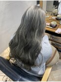 ベースをしっかり抜いてつくる柔らかグレーカラー