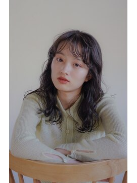 タス(tas) ゆるミディアムパーマ似合わせ顔周りカット顔まわりレイヤー