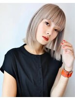 ロタ(rota)&nbsp;ハイトーンストレート切りっぱなしボブ/ブロンドベージュ/30代