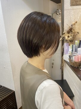 クオート(quoit) 360度美シルエット!堀江の大人ショートボブ