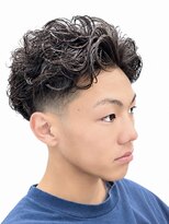 ビューネオ(VIEW NEO)&nbsp;職場で褒められる"シャドウパーマ×テーパーフェード"