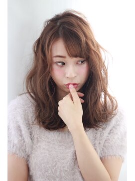 フェリシータ 総持寺店(felicita) 動きのある大きめウェーブ／大人女子、会社員、清楚