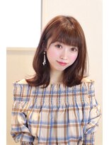 ヴェジールヘアデザイン(Vezir hair design) ラフに動く外ハネの毛先で大人可愛いミディアムに