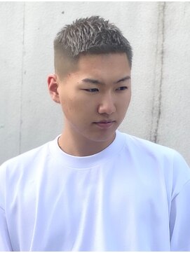 クオンヒール 淀屋橋店(QUON HEAL) スペインカール/スパイキーショート/フェザーパーマ/フェード