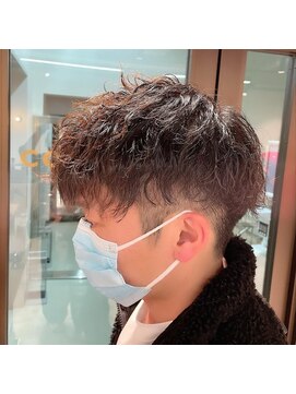 コワファーストナガサキシャンプーボーイ(COIFF1RST NAGASAKI SHAMPOO BOY) 波巻きパーマ