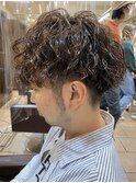 波巻きスパイラルパーマツイストパーマ刈り上げメンズマッシュ