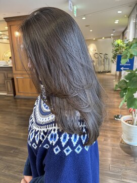 ザック ヴィ(ZACC  vie) レイヤーカット/セミロング/艶カラー/学割U24