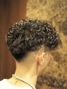 ヒロギンザバーバーショップ 丸の内店(HIRO GINZA BARBER SHOP) フェード×スパイラルパーマ　東京/大手町/バーバー/理容室