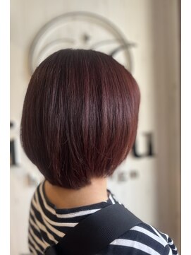 イル(iru) ショートボブ×チェリーブラウン