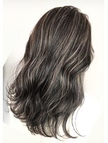 モア(more)&nbsp;ナチュラルなハイライトで立体感を♪