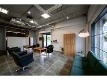 改装しました♪駐車場は隣の1、3番、砂利の駐車場4台の計6台です