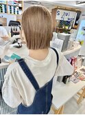 ショートボブ切りっぱなしボブタッセルボブブリーチダブルカラー