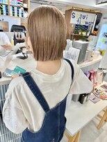 ヒビヲ 天神警固(HIBIO) ショートボブ切りっぱなしボブタッセルボブブリーチダブルカラー