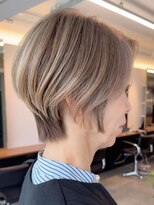 エリマ 調布(elima) 調布ショートヘア顔周りレイヤーカットダブルカラーショートボブ