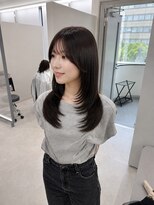 レーヌ(REINE)&nbsp;顔周りレイヤー/韓国ヘア/艶髪ダークカラー
