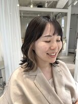 リン(Lin)&nbsp;透け感インナー×ベージュボブ