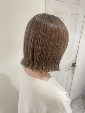 ウルカ 川口店(ulQua) くびれレイヤーグレーベージュカラー短めバング大人ヘア