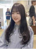 黒髪暗髪透明感グレージュカラー小顔ロングレイヤーカット