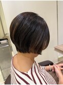 バッサリ前下がりショートボブ