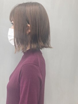 トップヘアー 総社店(TOP HAIR) 外ハネ前下りボブ _ シースルー前髪