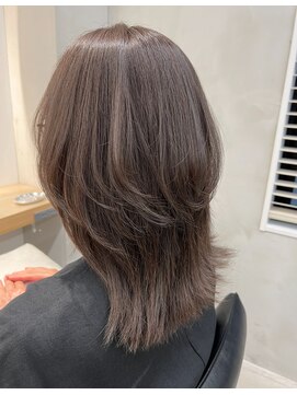 グロウ 赤羽(grow) 白髪ぼかし/ナチュラルレイヤー【grow赤羽】