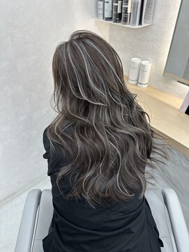 ユアーズヘア 東新宿店(youres hair) 【ホワイトハイライト×リンゴ幹細胞】美しいツヤ髪へ