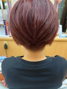 美容サロン シオン 菊水店 前下がりショート♪ネープ刈り上げスタイル