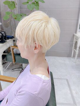 デイズ(days) おしゃれに白髪ぼかしならホワイトブロンド