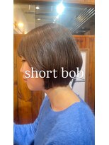 ロイ(ROI)&nbsp;大人かわいい前下がり丸みボブ