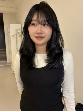 アーバン(URBAN.) 暗髪でも盛れる大人ミディアムレイヤー