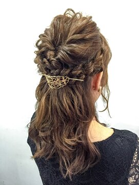 ジュジュ jou jou クルリンパハーフアップアレンジ