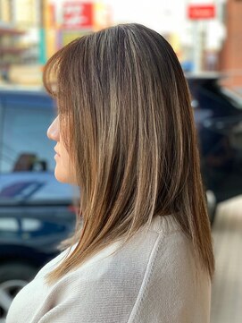 アークスヘアー 大人可愛いナチュラルな透明感♪シルバーアッシュハイライト