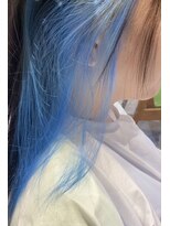 エミュー(emue) 華やか顔周り〇イヤリングカラー水色くびれレイヤーミディ中島