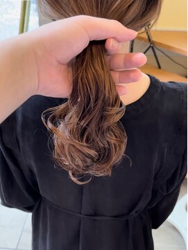 ブルーモスク トウキョウ(TOKYO) 結んでも可愛いコテ巻き風パーマ