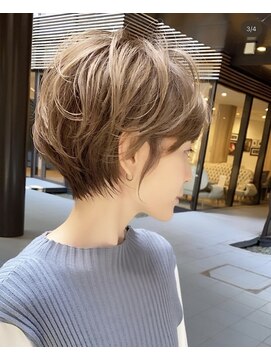 ラフ 新宿(Laff) 新宿 大人可愛い 20代30代40代 丸みショート 小顔ショートボブ