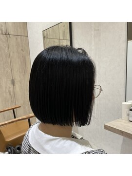 アピッシュ シーナ 海老名店(apish ciena) ぱつっとボブ♪