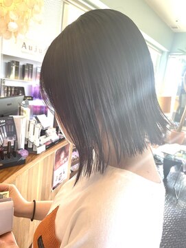 ヘアラウンジ アングゥ(hair lounge ungu) 切りっぱなしボブ