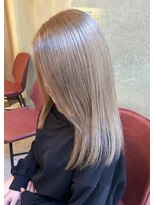 ルシュカイチマルニ(Rasca102)&nbsp;ミディアム　ミルティーベージュ　ブリーチカラー