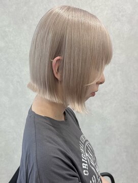 ロウル 渋谷(LOWRL) 切りっぱなしボブ/ホワイトミルクティー/ケアブリーチ