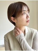 アッシュベージュショートボブシースルーバング斜めバング