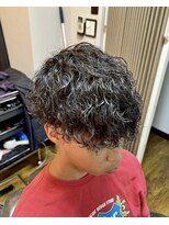 リット(lit.)&nbsp;波巻きスパイラルパーマ　ツーブロック　刈り上げ　20代30代