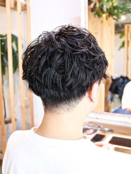 レア(Lea)の写真/【早朝・仕事帰りOK】お仕事帰りでも通いやすい◎眉毛もトータルでかっこよく！清潔感のある印象に！