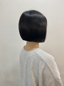 ヘアーアンドメイクアップモパ 前下がりボブ