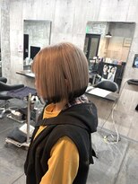コワファースト長崎シャンプーボーイ 2nd(COIFF1RST 長崎 SHAMPOO BOY)&nbsp;長崎ハイトーンボブ 裾カラー ホワイトミルクティー