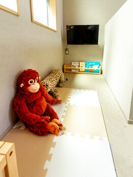 キッカ(kikka)の写真/お子様連れOK!キッズスペースでおもちゃ・絵本・映画鑑賞も楽しめます◎ママの時間も充実☆