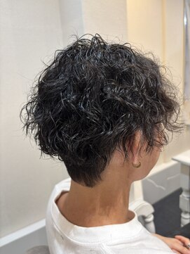 カナエルドットヘア(kanaeru.hair) 【メンズ】ウェーブパーマのツーブロショート