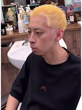 ケーエムシーセントラルルーツ(KMC Central Roots) カット+スキンフェード+全頭ブリーチ