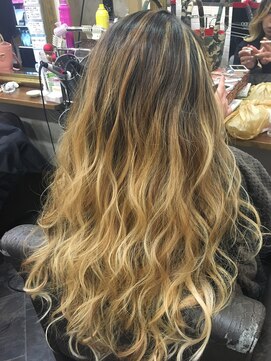 ヘアセットアンドエクステンションショールーム(SHOW ROOM) 外国人風バレイヤージュ